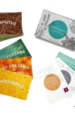 Buchcover: Karty Ozarenij s Ėfirnymi maslami